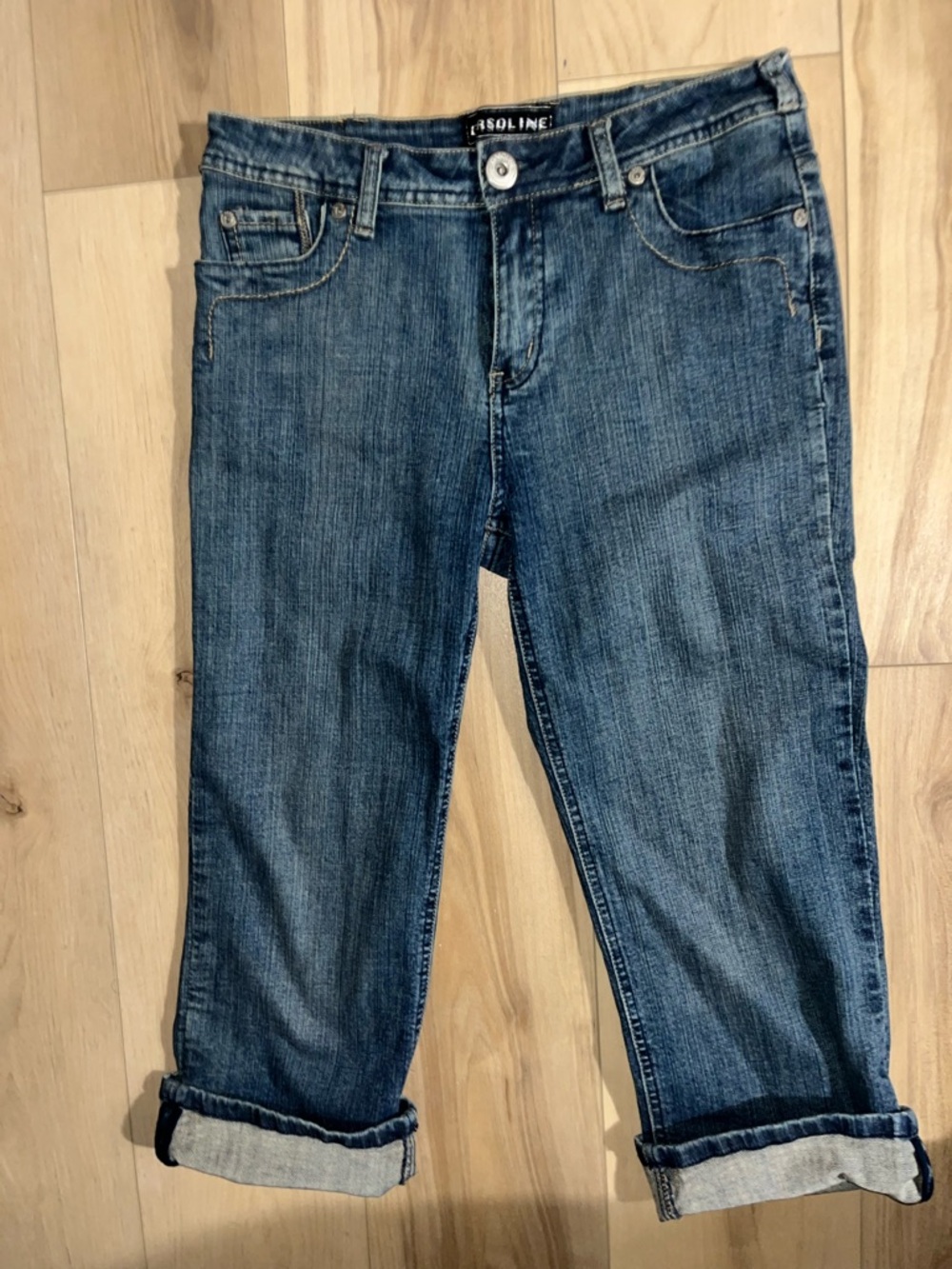 VINTAGE GASOLINE Women's CAPRI Mid Wash Blue Jeans
